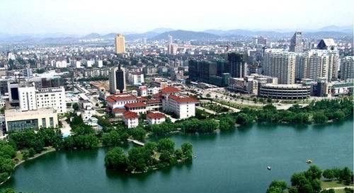 馬鞍山一醫院的二期工程正在開建,將新增床位890張,工期僅2年